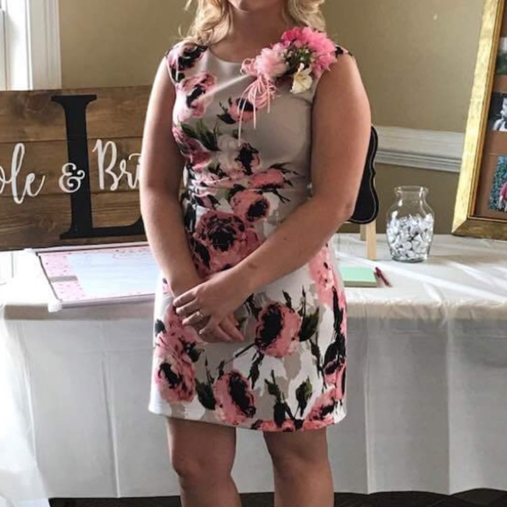 Floral sleeveless dress